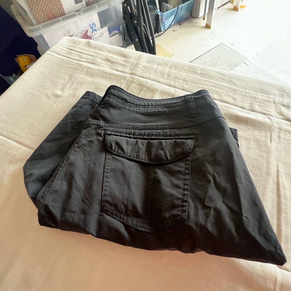 Kuhl Women's Black Pencil Shorts